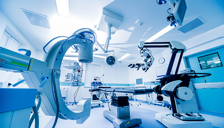 Medizinische Geräte eines Operationssaal